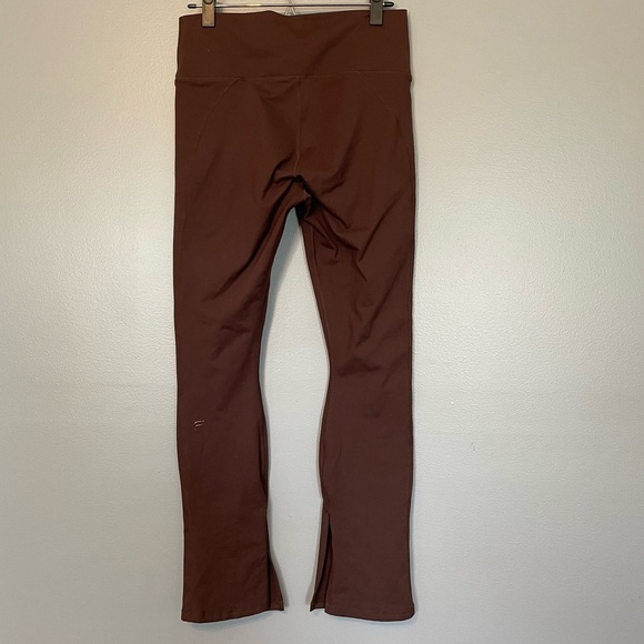 Fabletics | Define PowerHold® Split Hem Legging in Cacao Brown - Picture 6 of 14